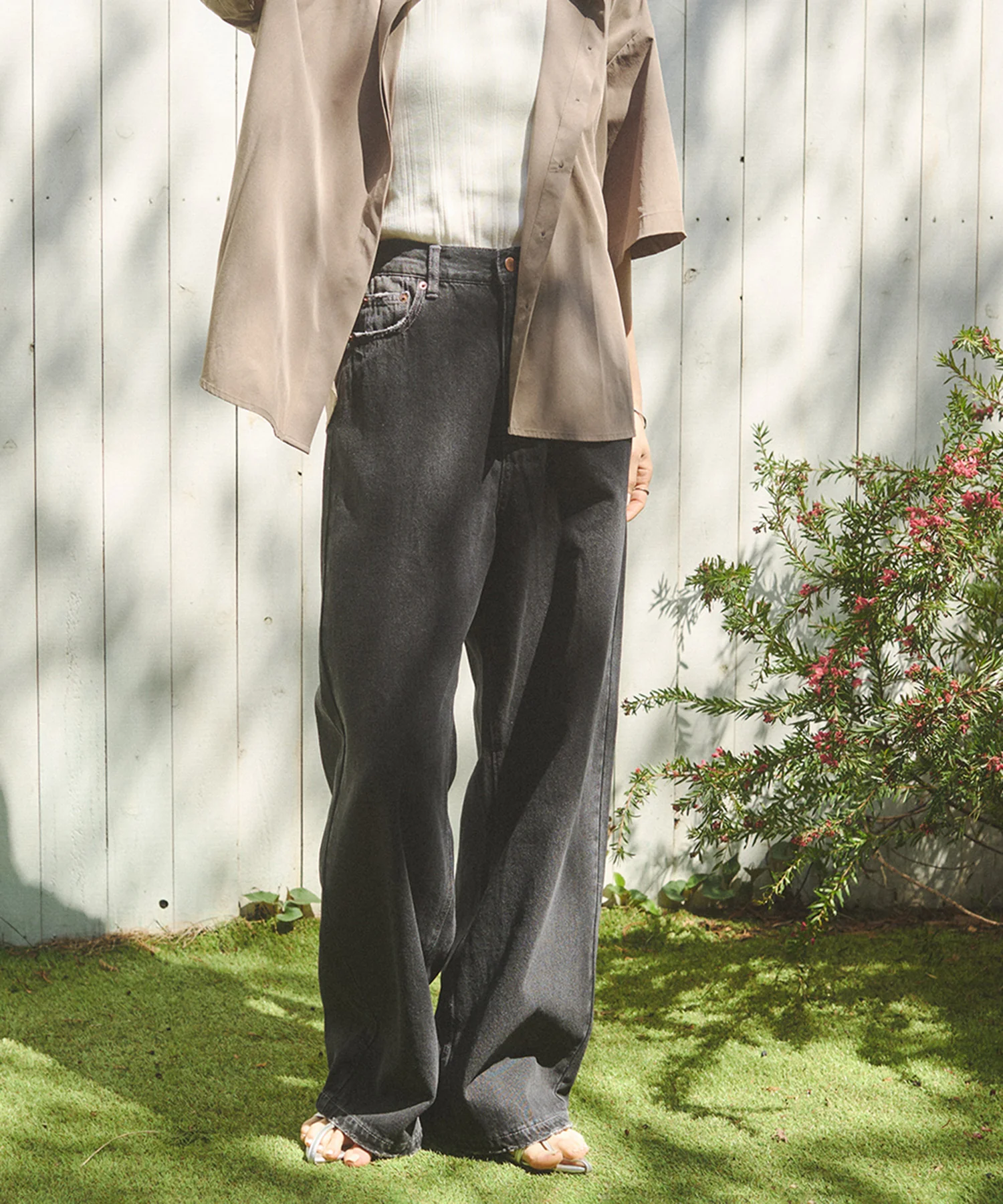 ダメージデニム ゆるストレートパンツ