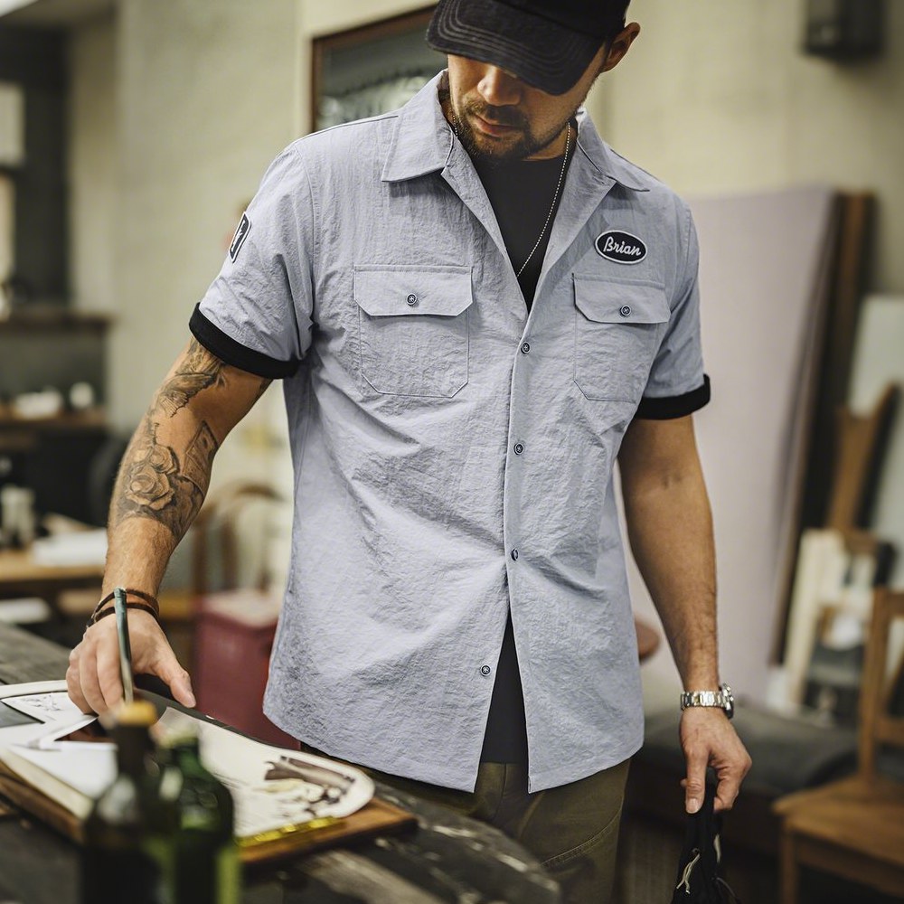 「ブライアン」刺繍付き軽量ナイロンシャツ