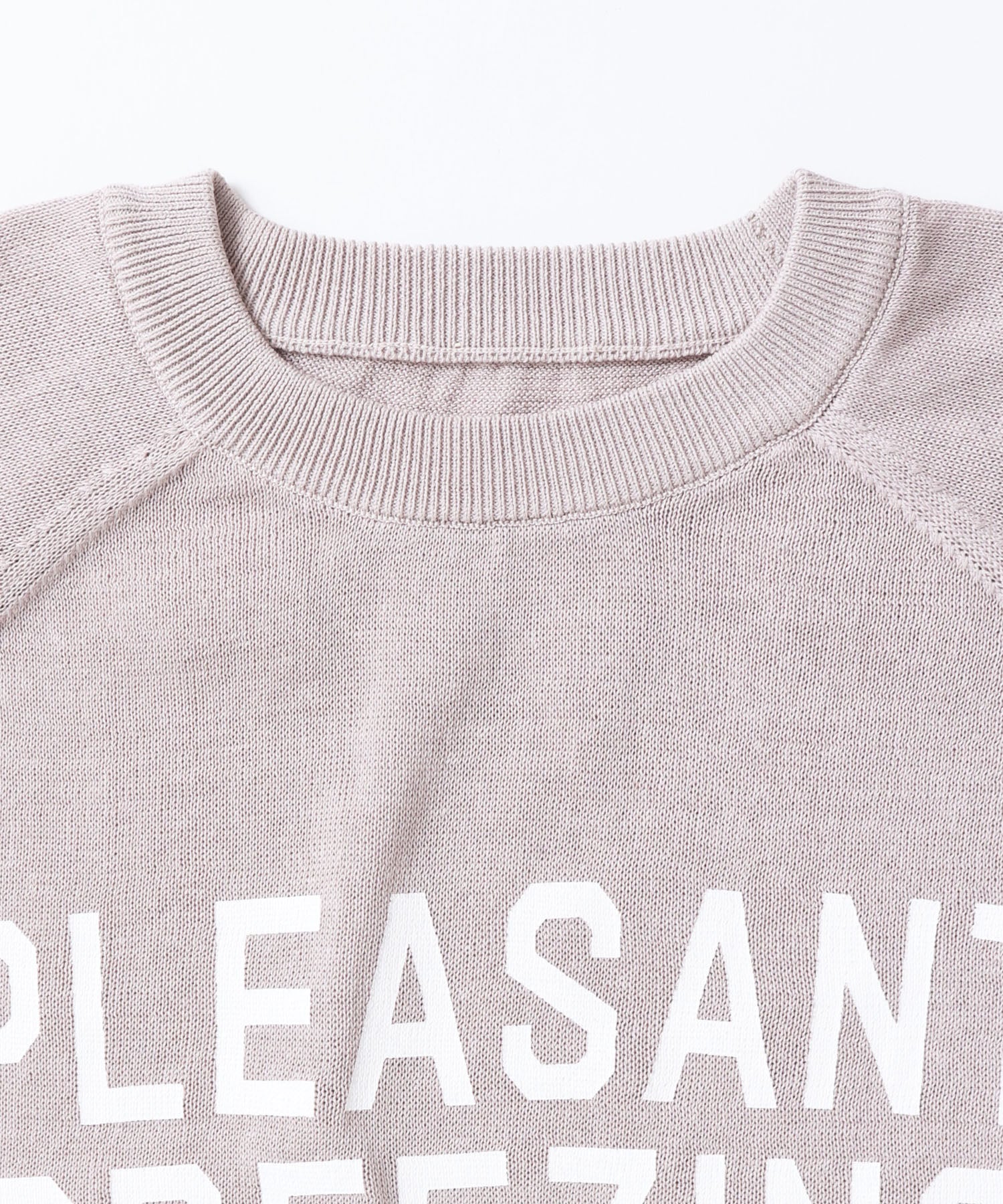 ペーパーライクシアー ロゴプリントニット