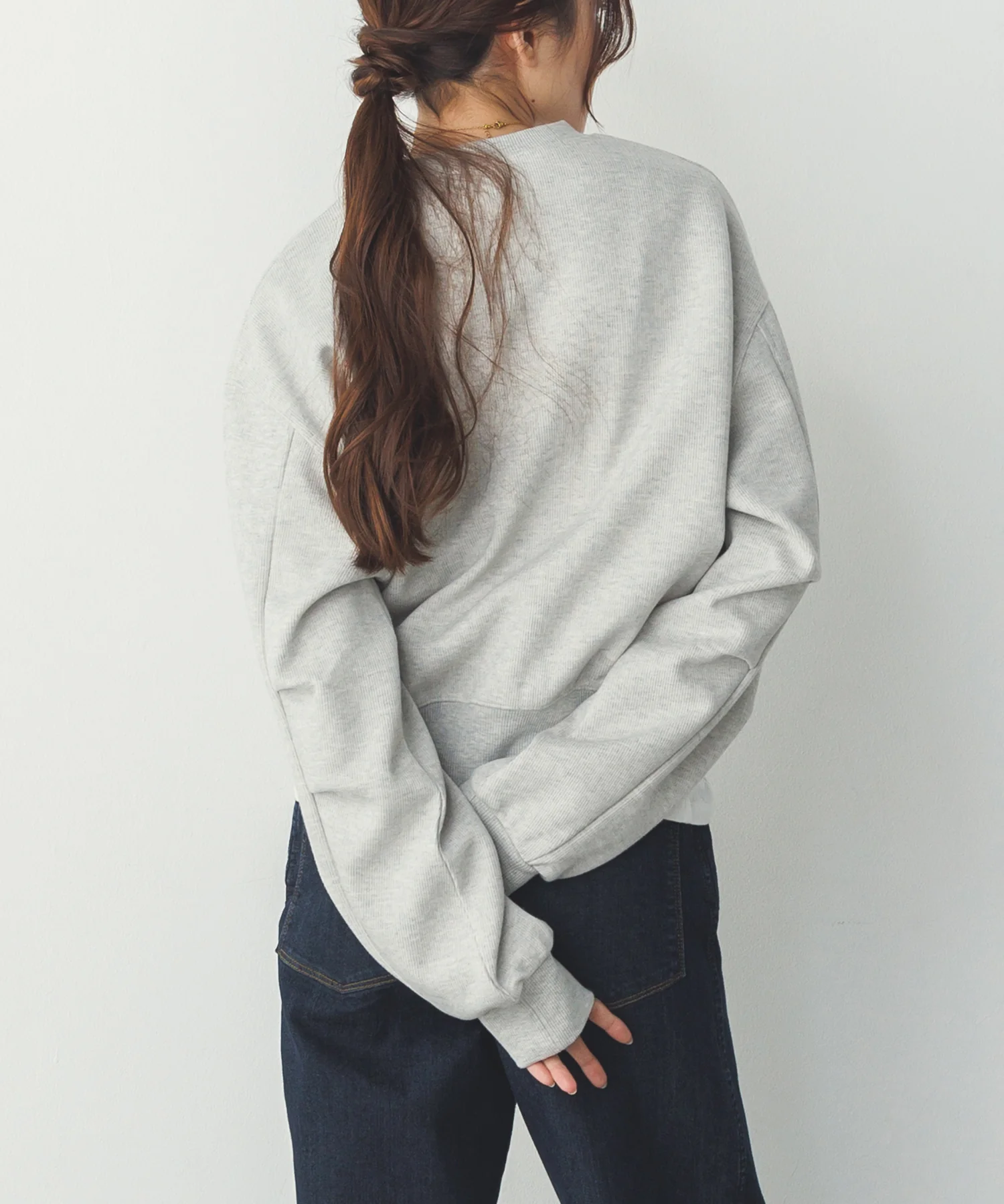 スリーブタック ロゴプリントスウェット