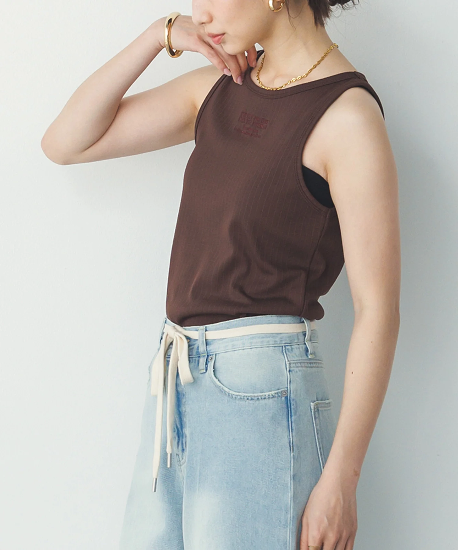 ロゴ刺繍 リブタンクトップ