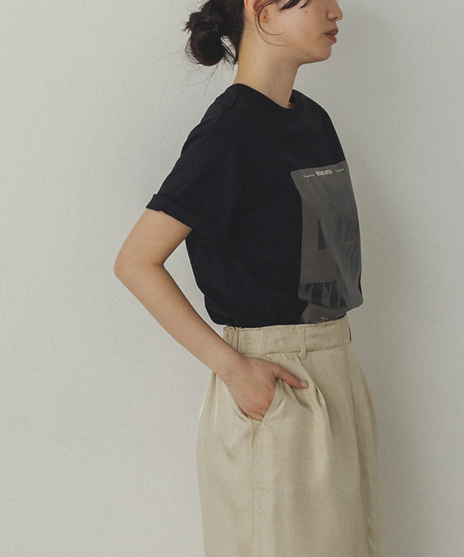 半袖 ロゴプリントTシャツ