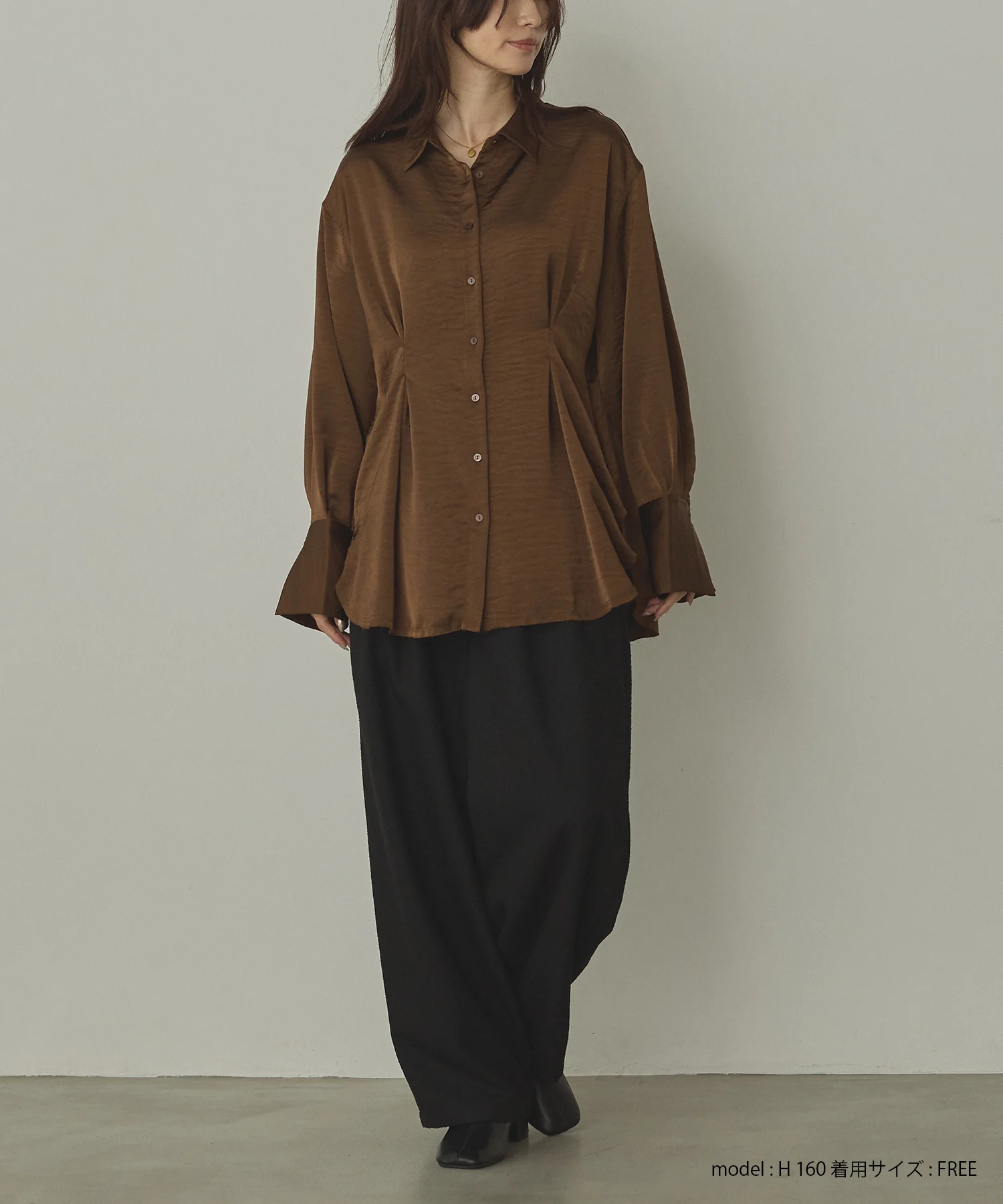 マットサテン タックシャツ