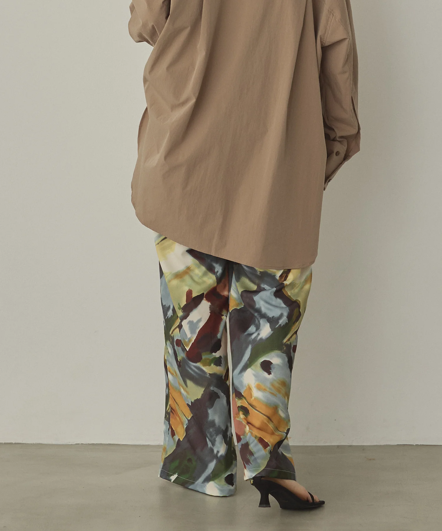 ジョーゼット柄 ストレートパンツ