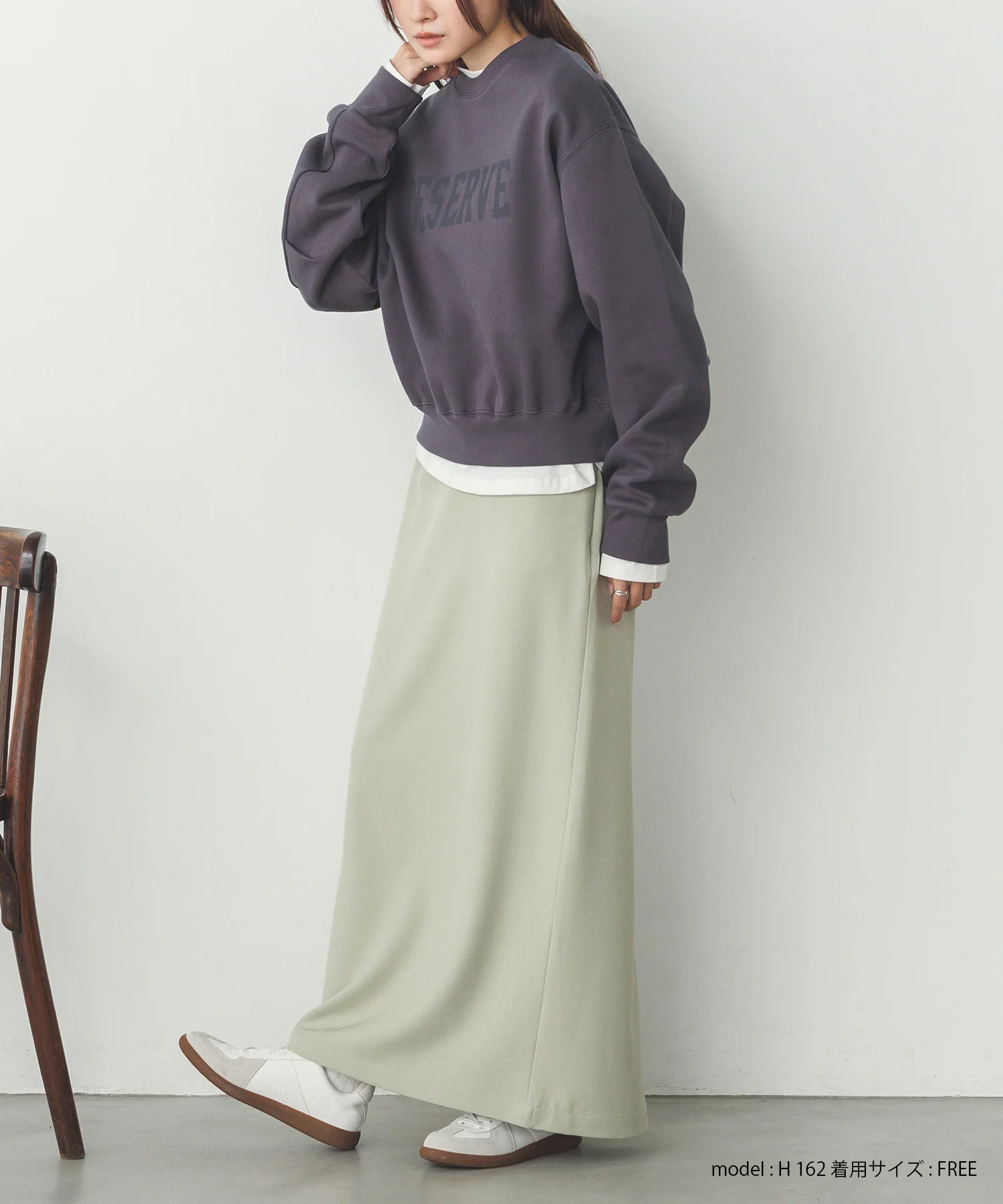 スリーブタック ロゴプリントスウェット