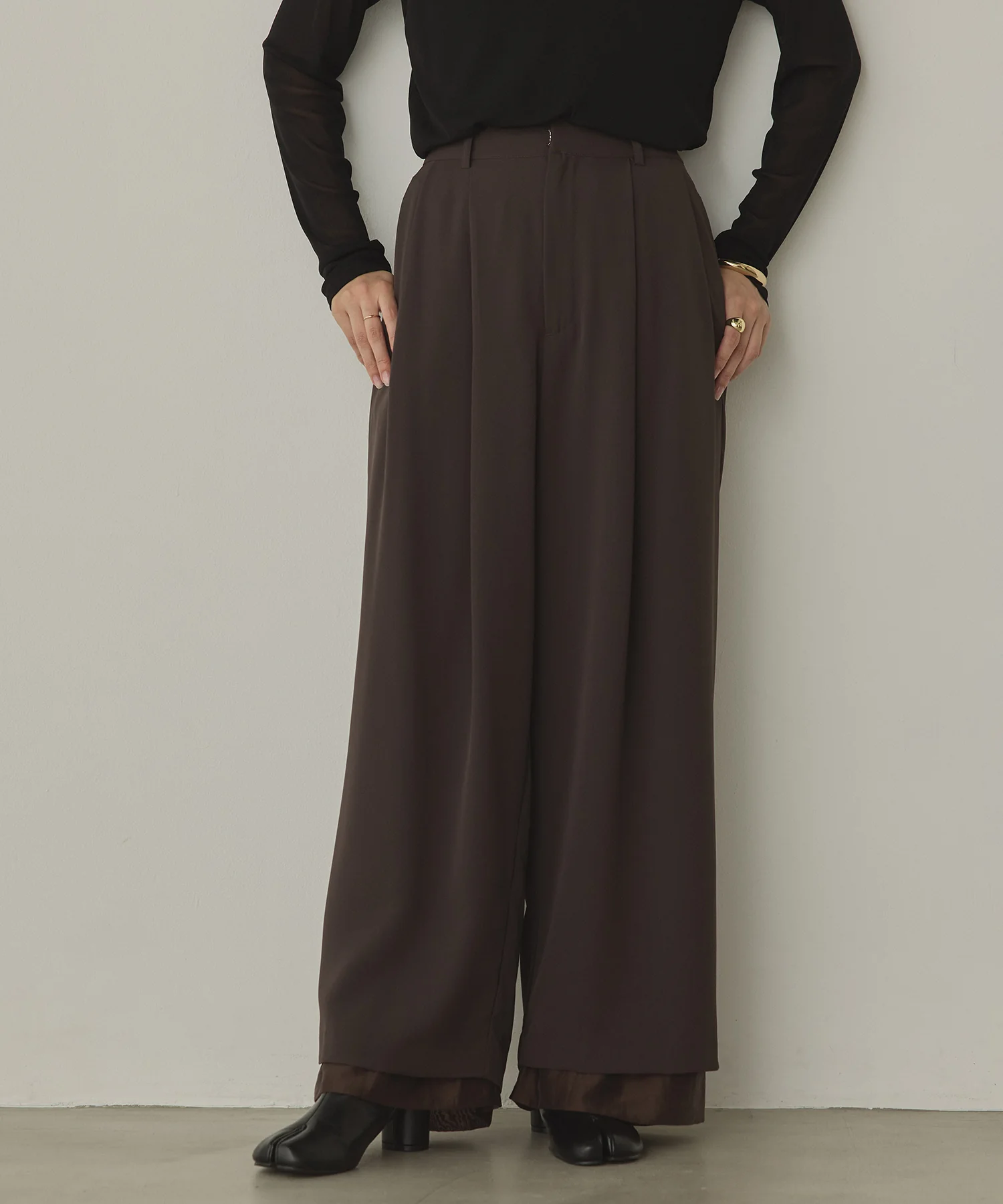 ポリツイル シアーワイドストレートパンツ