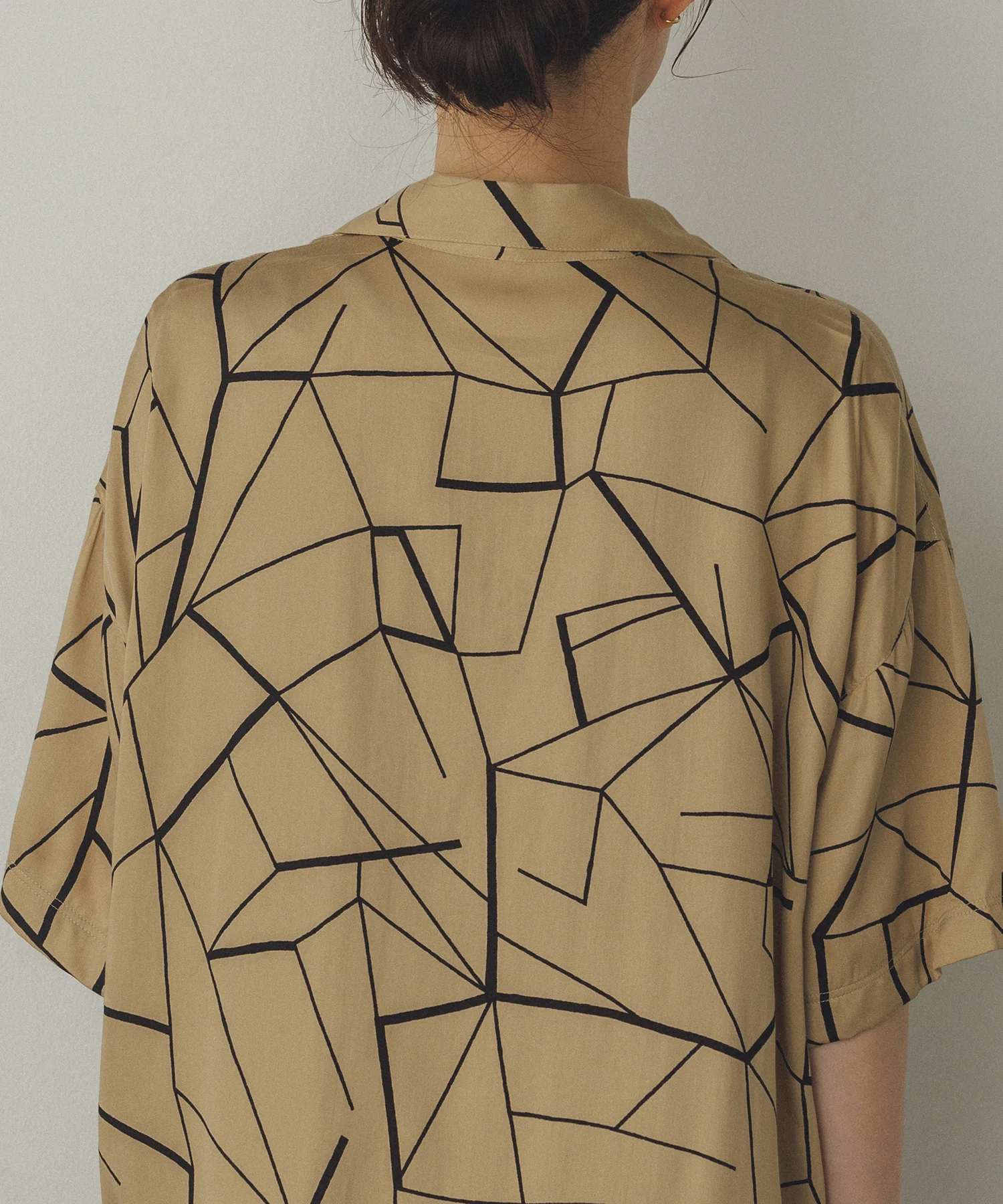 ビスコースサテン プリント開襟シャツ