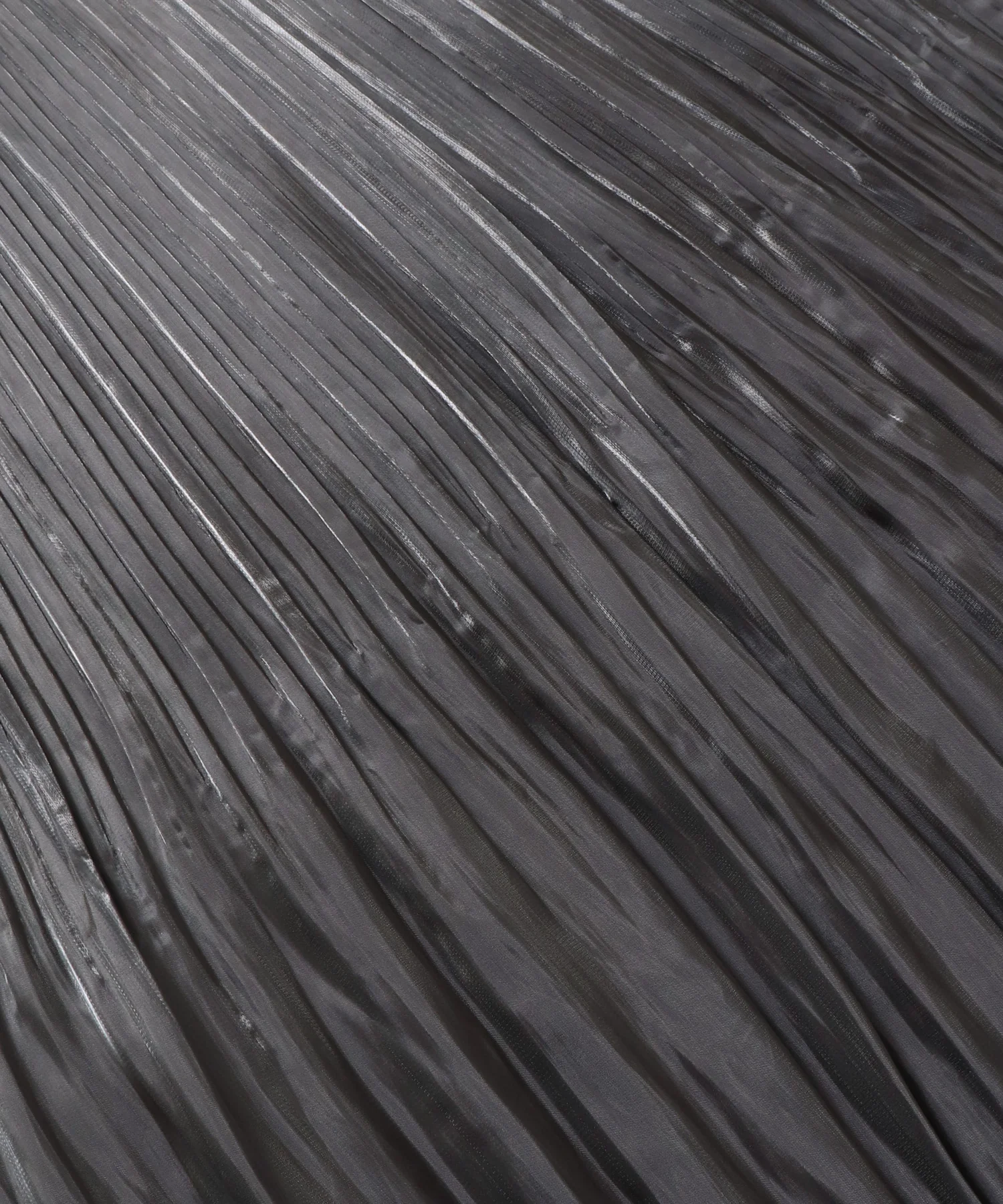 サテンランダムプリーツスカート