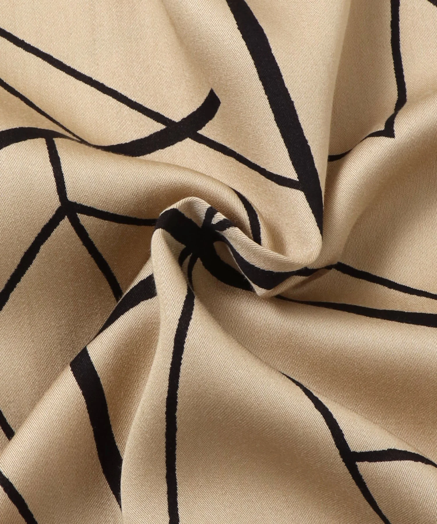 ビスコースサテン プリント タックストレートパンツ