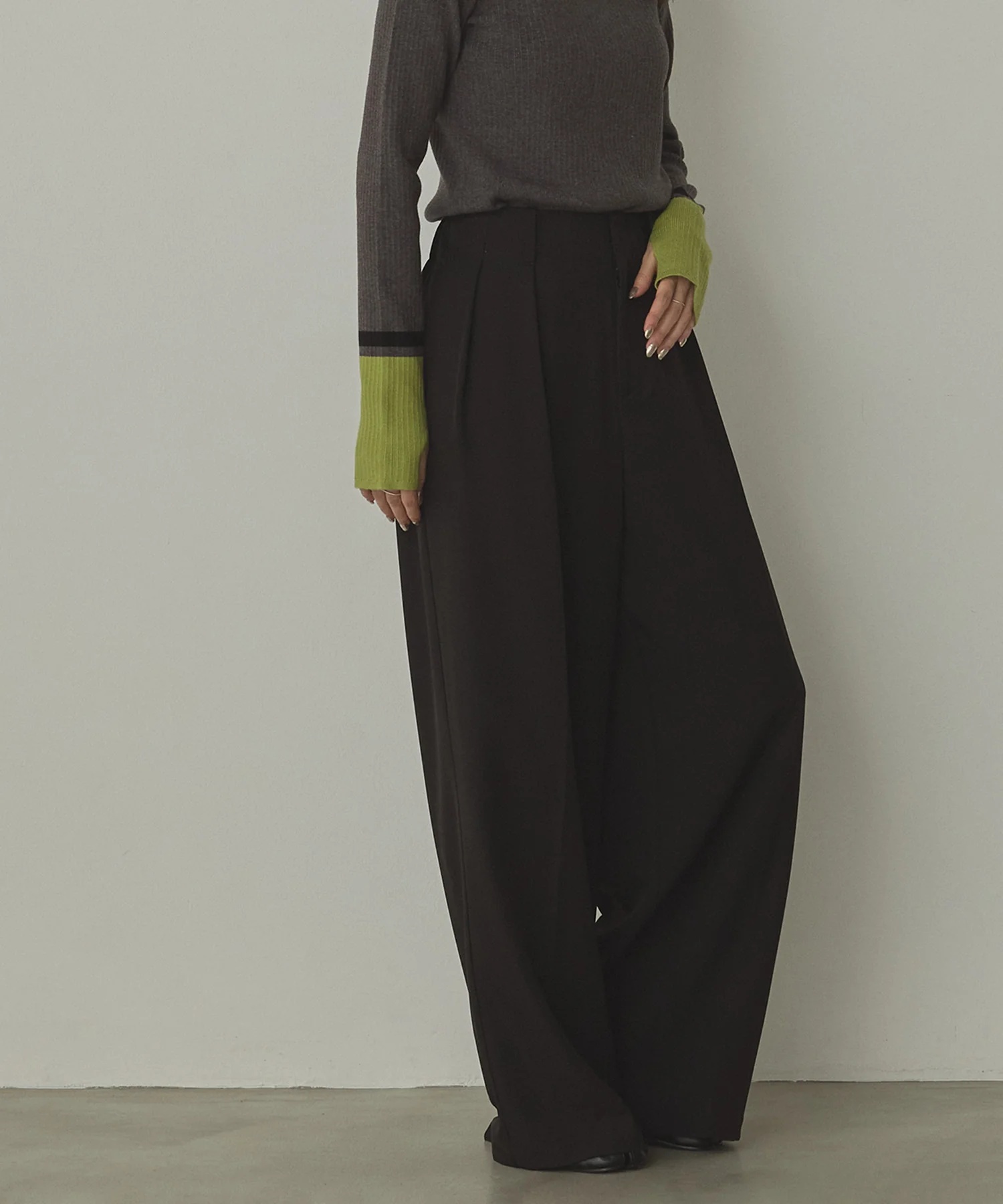 ポリツイル タックパンツ