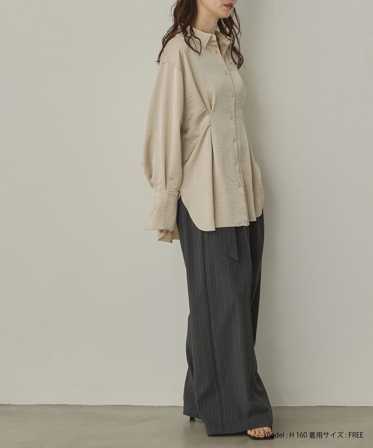 マットサテン タックシャツ