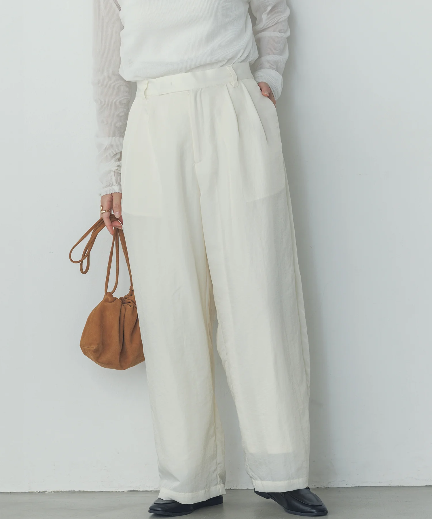 ナイロンツイル タックパンツ