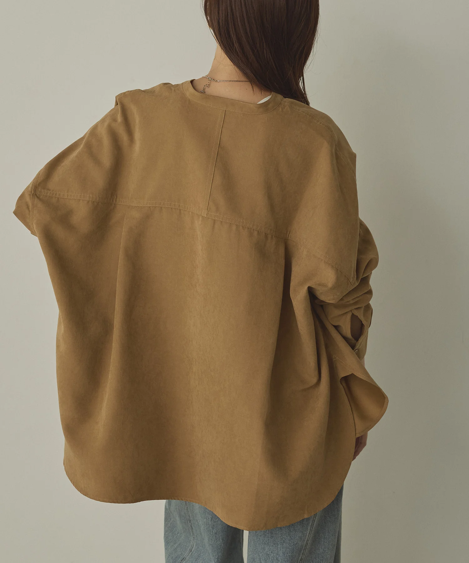【WEB限定/別注】スウェードライク バンドカラーオーバーサイズシャツ