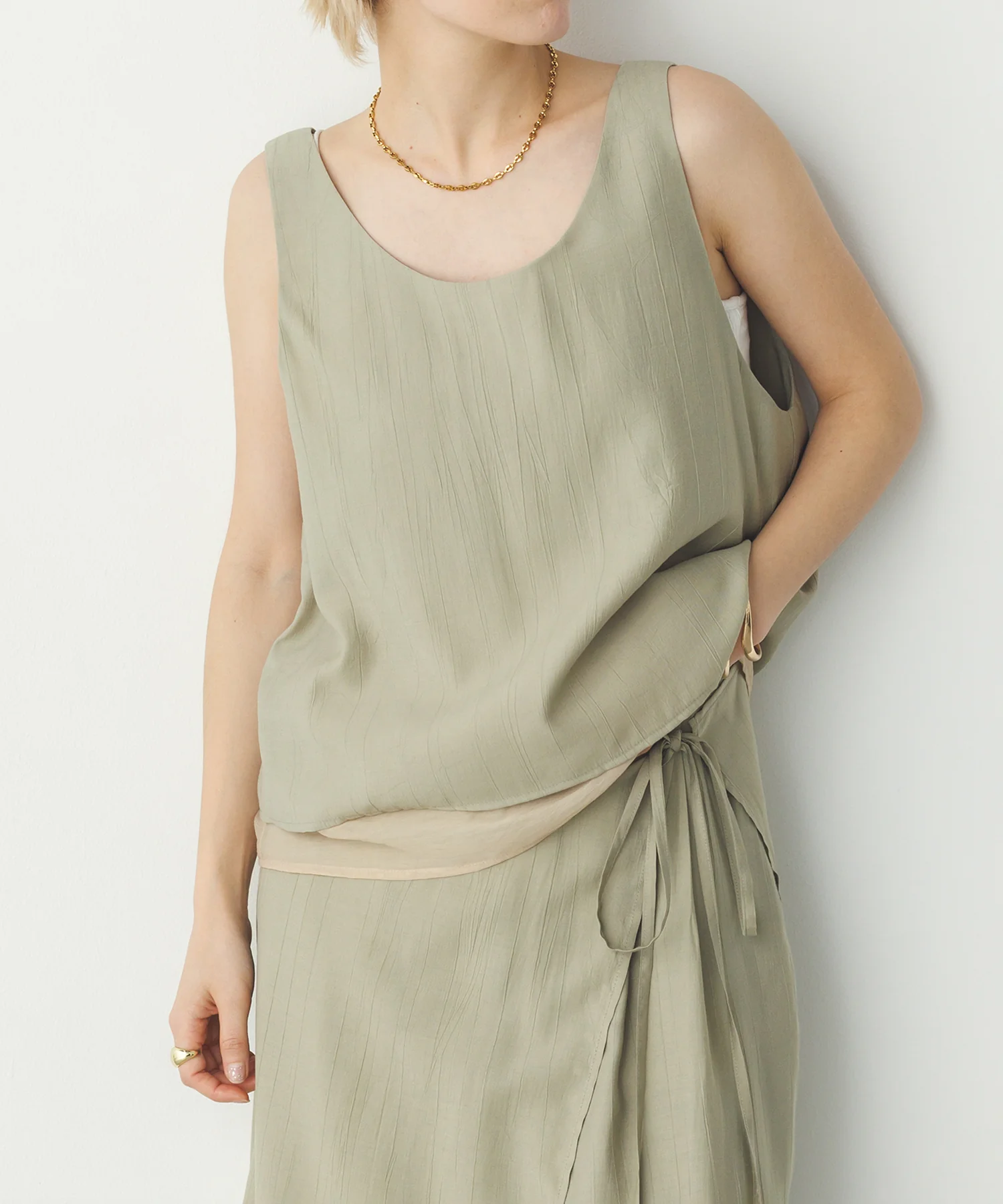 ワッシャーサテン ゆるタンクトップ