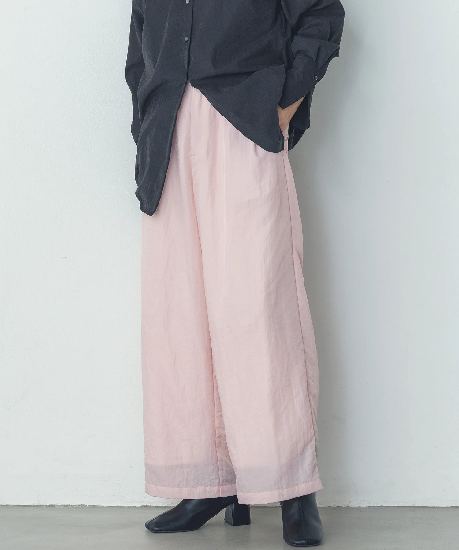 ナイロンツイル タックパンツ