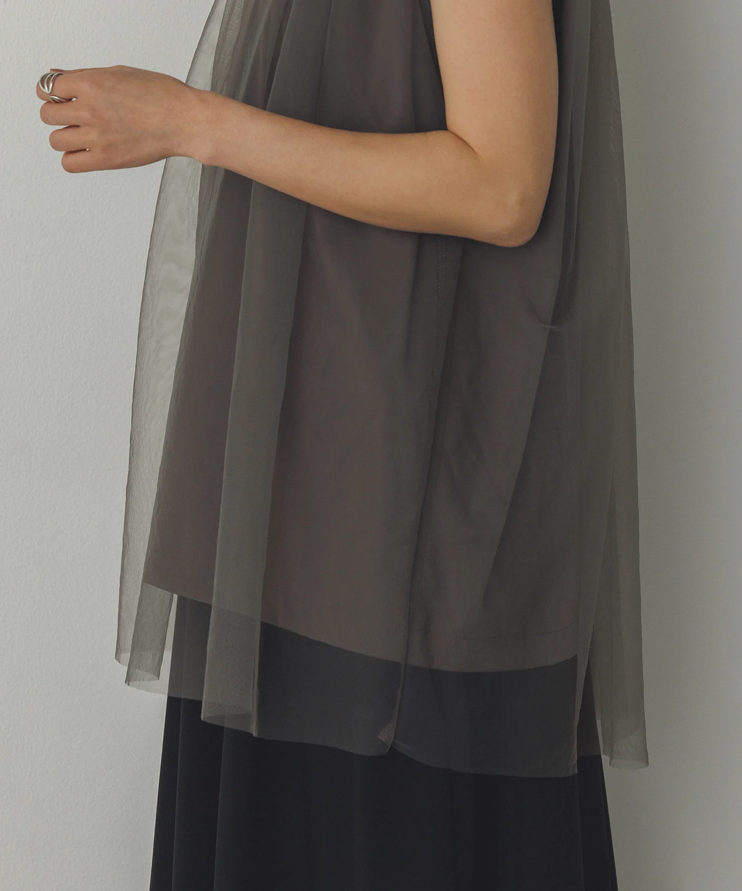 【接触冷感】チュールレイヤードトップス