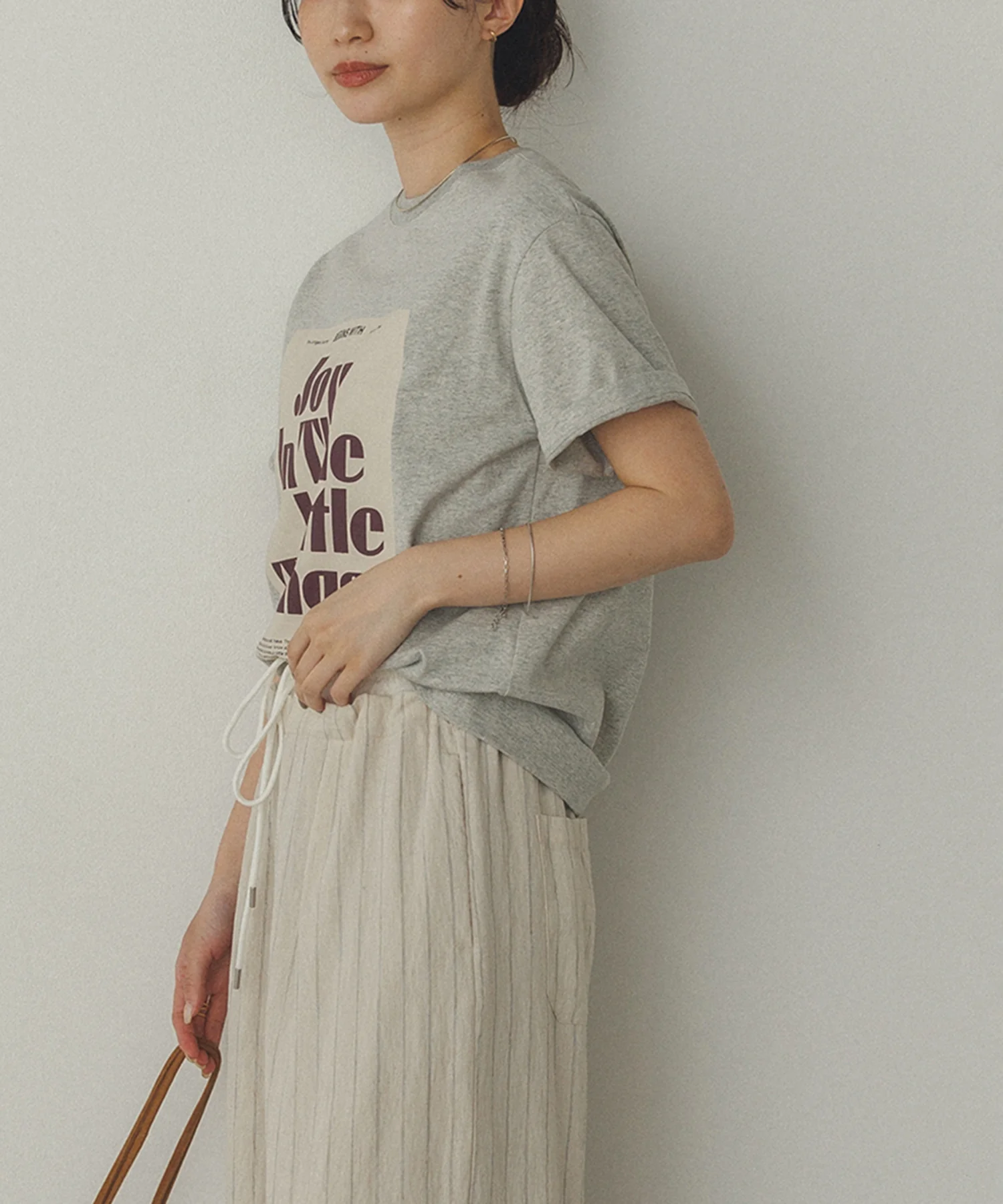 半袖 ロゴプリントTシャツ