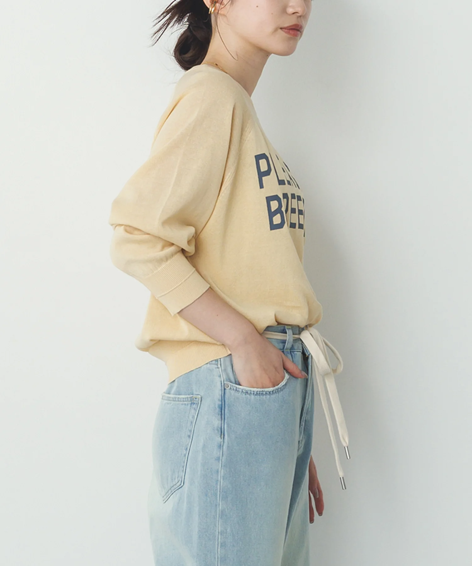 ペーパーライクシアー ロゴプリントニット