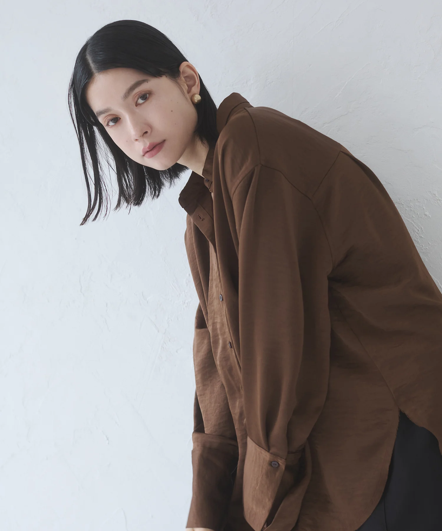 マットサテン タックシャツ