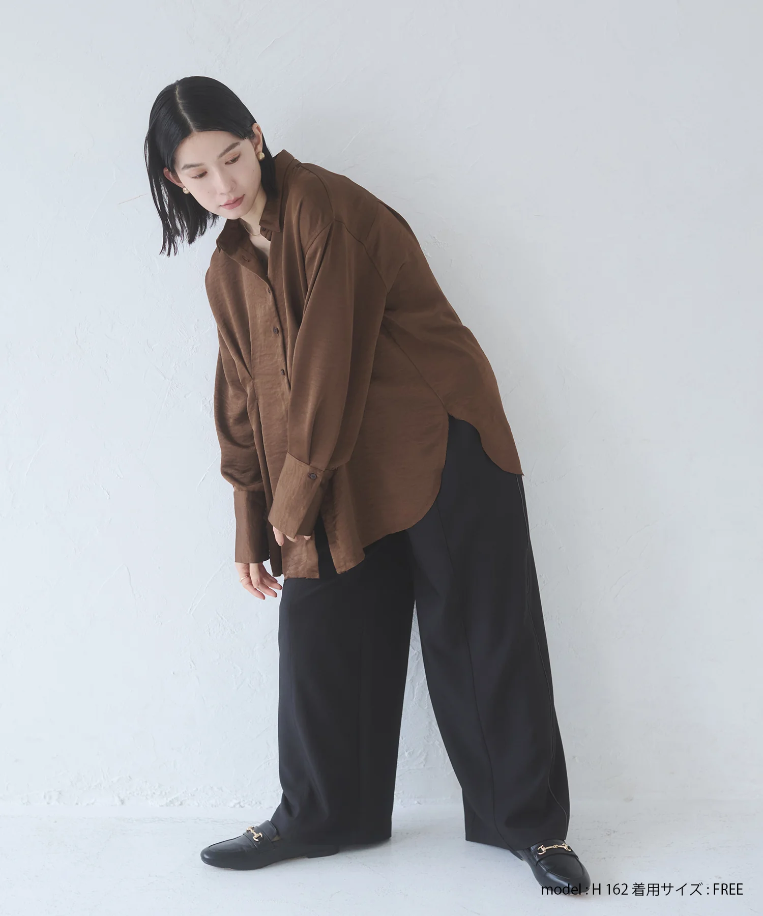 マットサテン タックシャツ