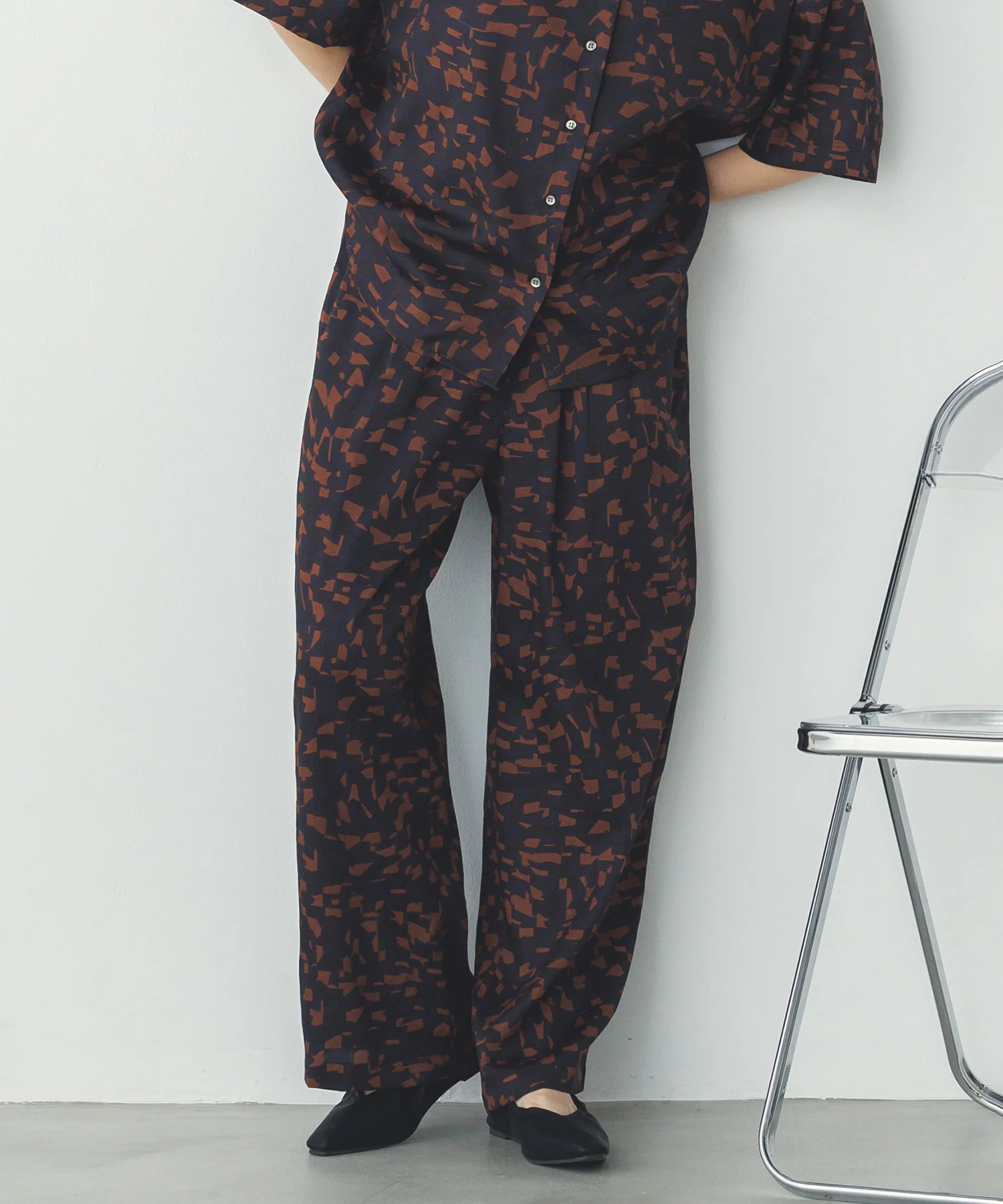 ジオメトリックプリント イージーパンツ