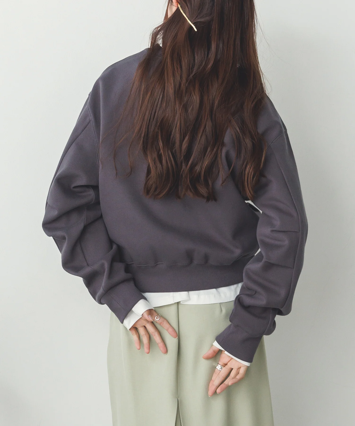 スリーブタック ロゴプリントスウェット