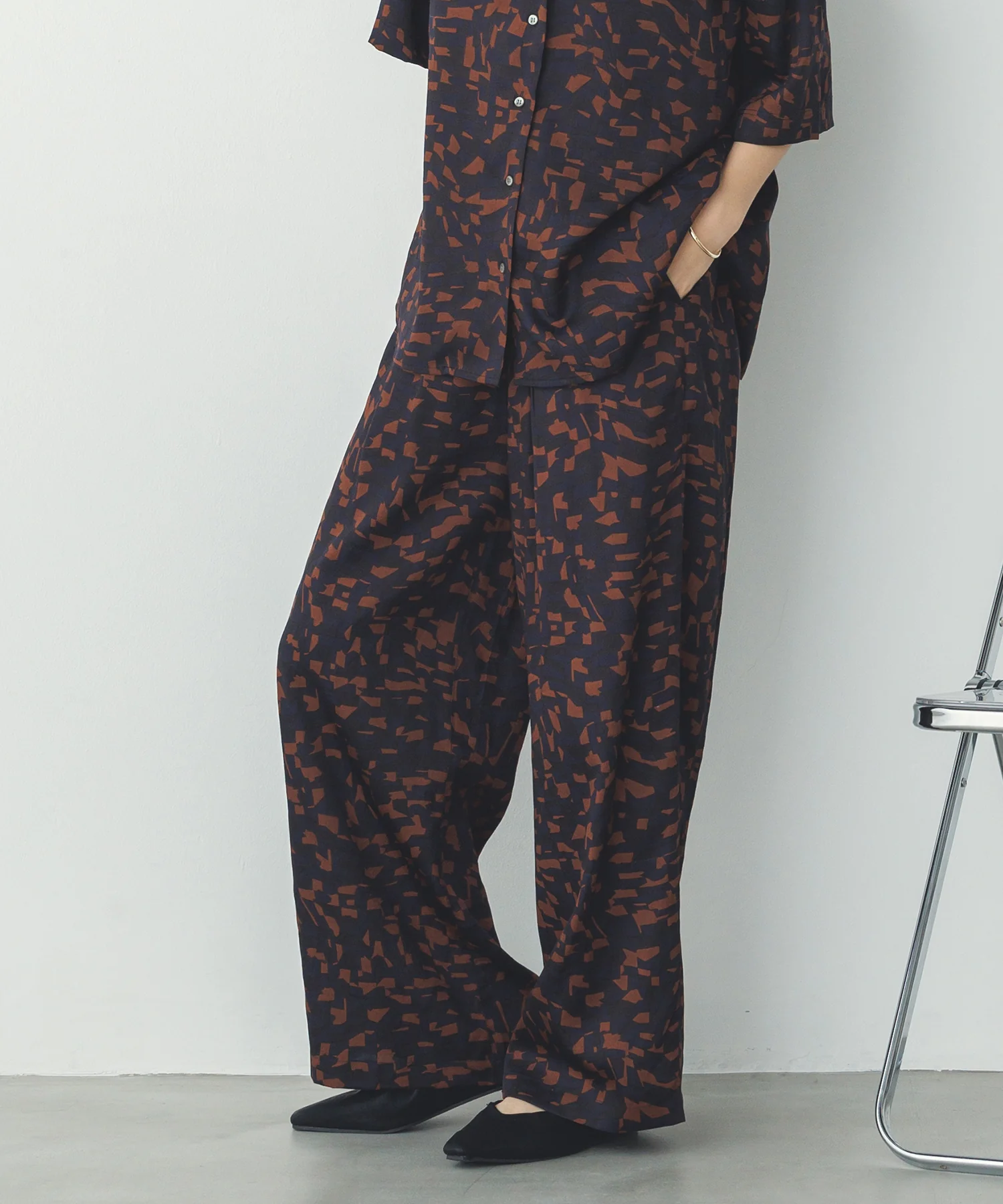 ジオメトリックプリント イージーパンツ