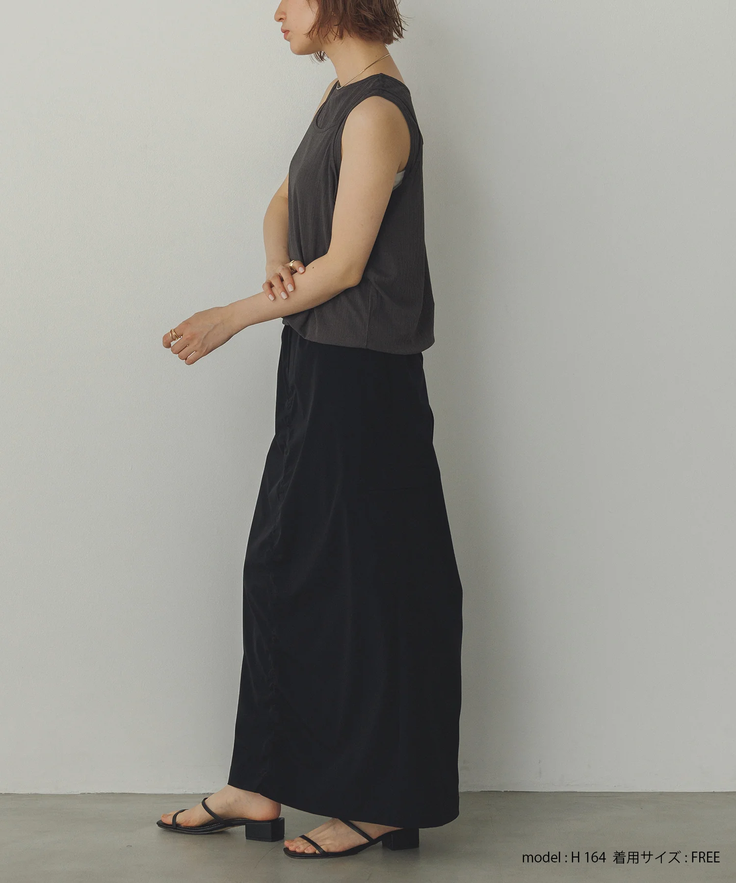 ランダムリブ シアータンクトップ