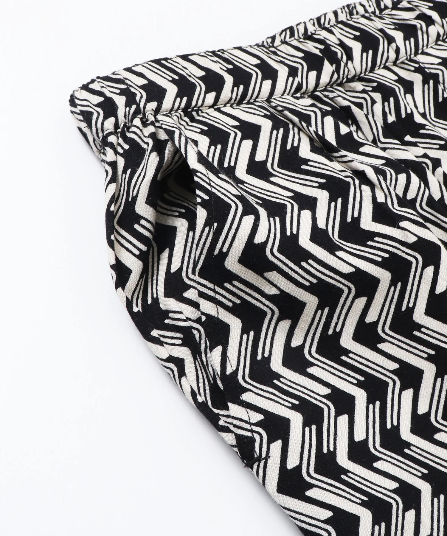 レーヨン プリントストレートパンツ