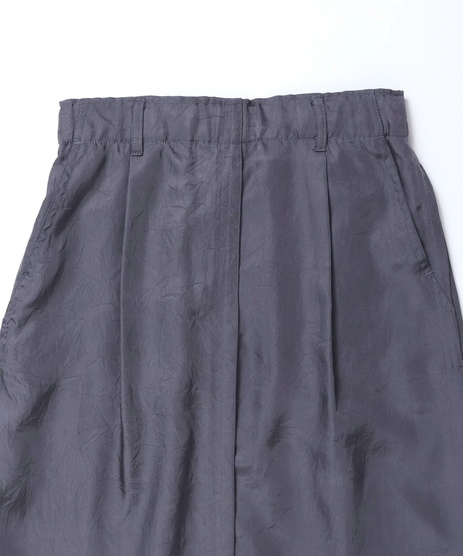 サテン セミフレアスカート