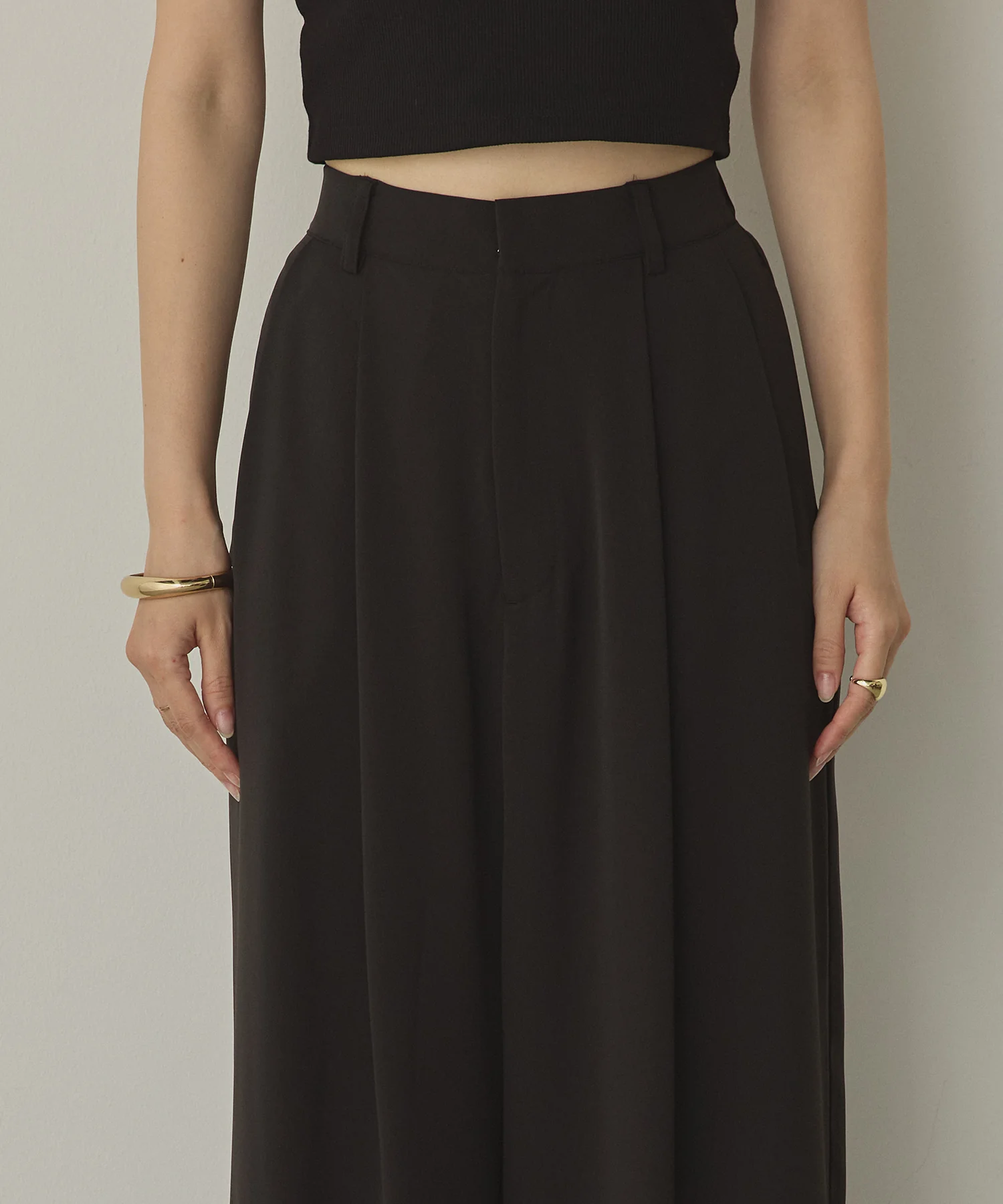 ポリツイル シアーワイドストレートパンツ