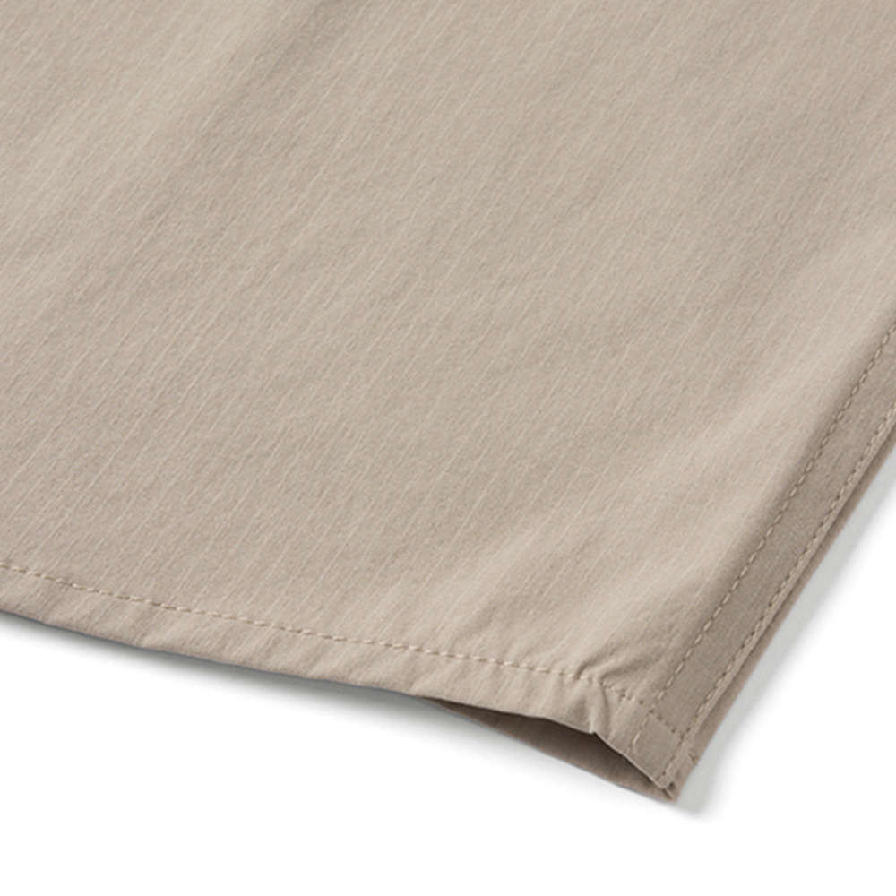 吸湿、速乾、UVカット　アウトドア向けストレッチ無地長袖シャツ