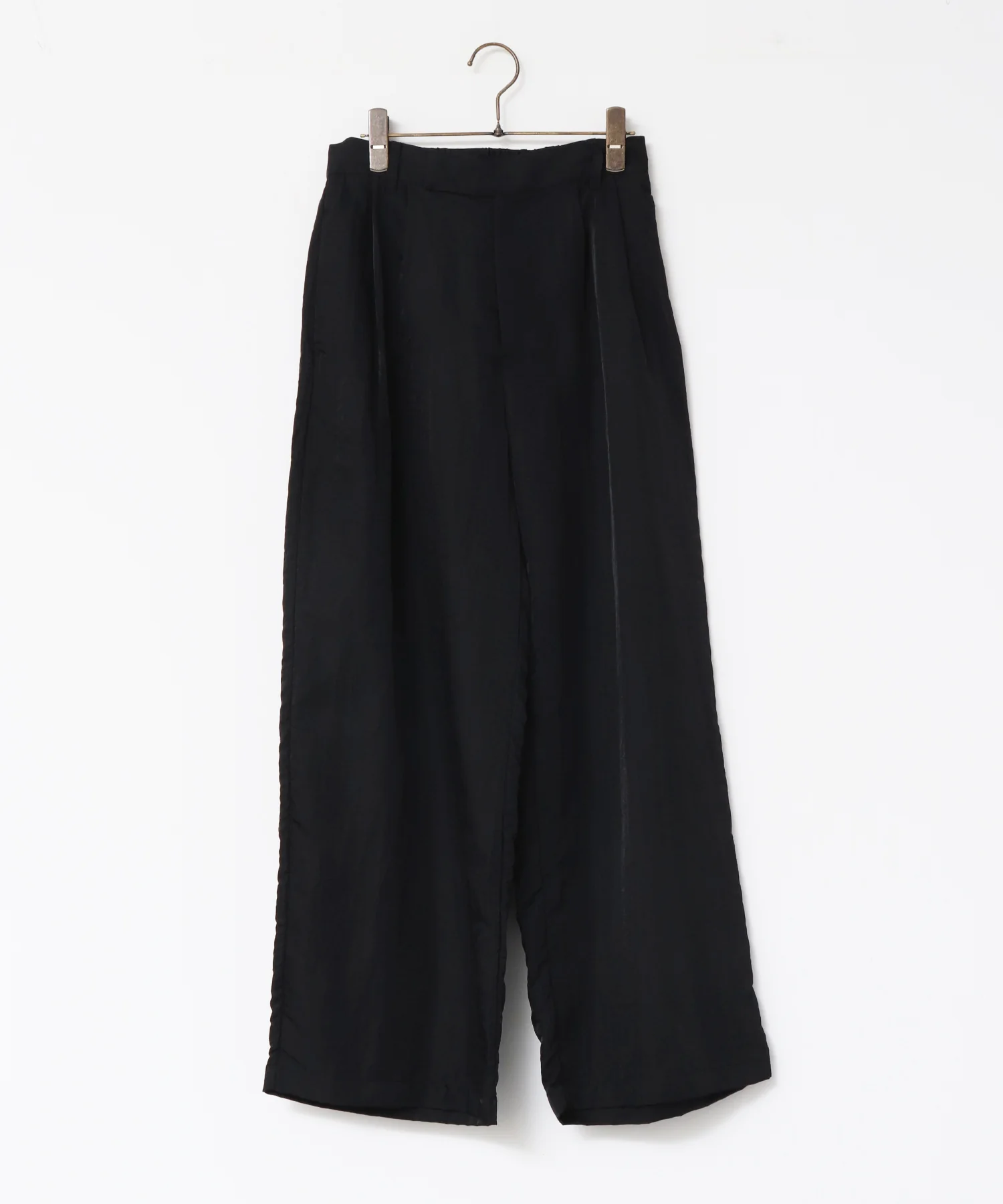 ナイロンツイル タックパンツ