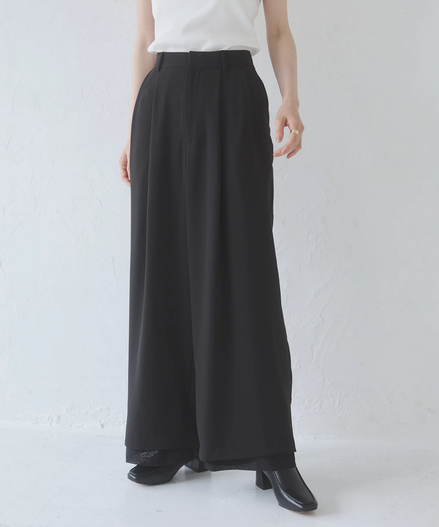 ポリツイル シアーワイドストレートパンツ