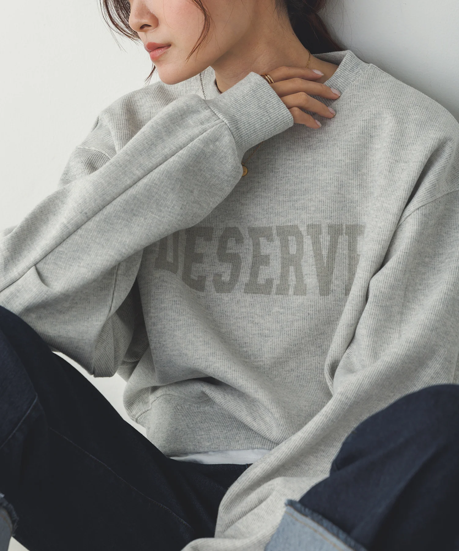 スリーブタック ロゴプリントスウェット