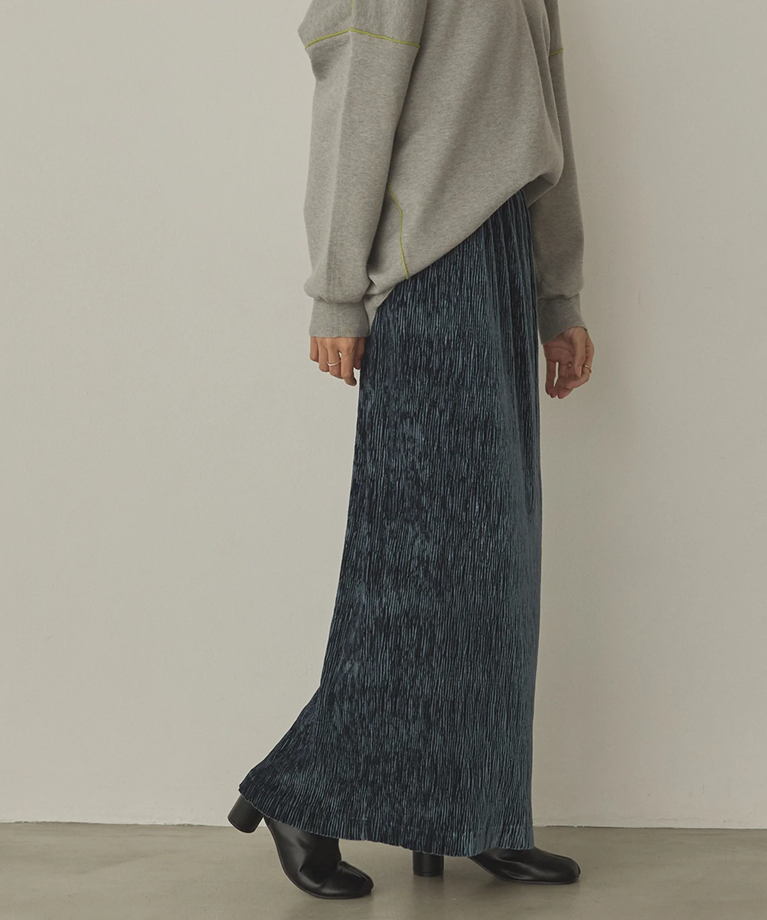 ベロアプリーツタイトスカート