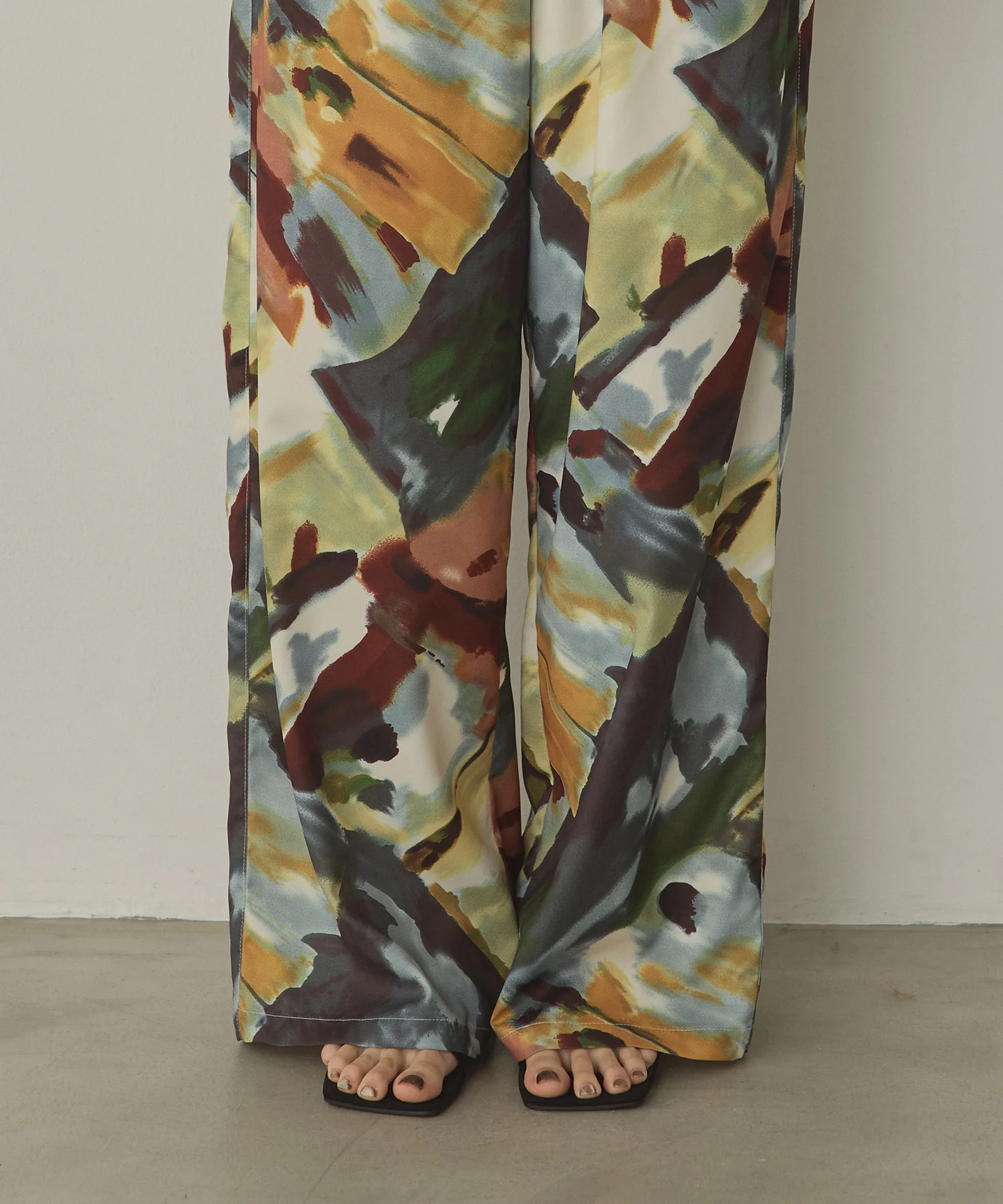 ジョーゼット柄 ストレートパンツ